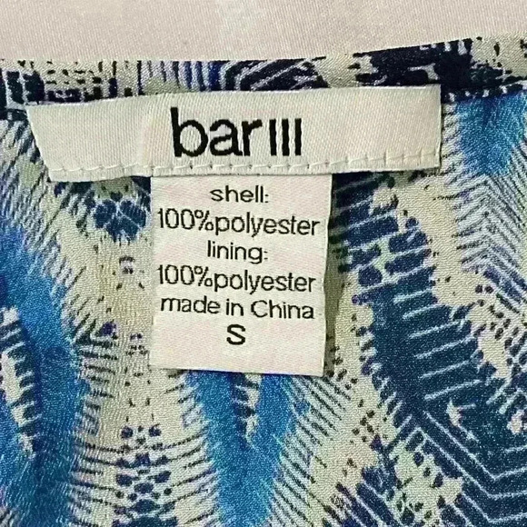 Bar lll Feather Patterned Flutter sleeve dress - Picture 8 of 8